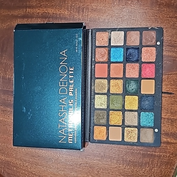 Natasha denona - Picture 2 of 4